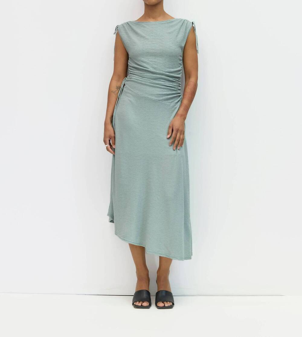 NEW MOD REF cassandra midi dress in blue
